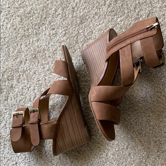 Crown Vintage brown 3 inch wedged sandals - Picture 5 of 7